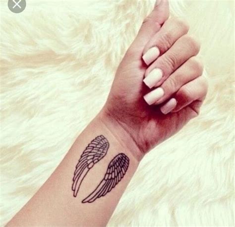 Také jej neaplikujte v oblasti očí. Pin by Šrámková Terezka on Tattoos | Tetování na kotníku ...