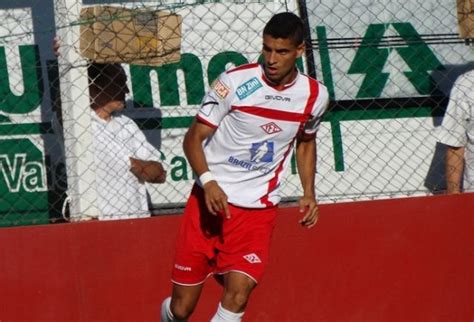 Tombense futebol clube, more commonly referred to as tombense, is a brazilian professional association football club based in tombos, minas gerais which currently plays in série c, the third tier of brazilian football, as well as in the campeonato mineiro módulo i. Tombense apresenta elenco e mantém espinha dorsal para 2017.