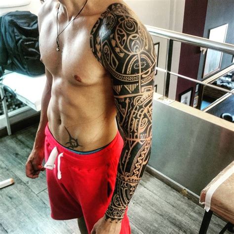Deutschlands nationalspieler toni kroos hat sich ein süßes tattoo seiner zweijährigen tochter amelie auf den unterarm stechen lassen. Sieh dir dieses Instagram-Foto von @manu_dermagrafics an • Gefällt 1,532 Mal | Polynesische ...