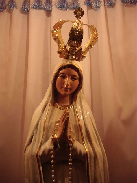 Relato de las apariciones de nuestra señora de fátima según sor lucía, la mayor de los videntes. Nuestra Señora de Fatima | taken at my altar on her feast ...