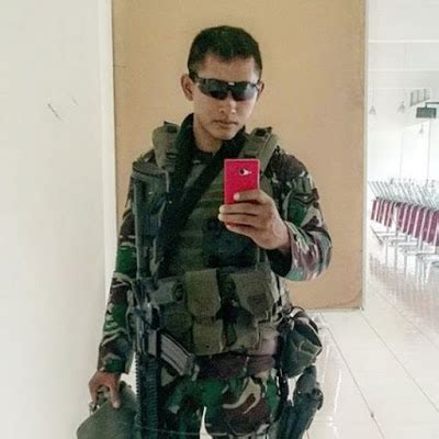 Kopda (kopral dua) anto adalah sosok tni ganteng yang disebut netizen mirip ahy. Foto TNI Ganteng | FOTO TNI GANTENG
