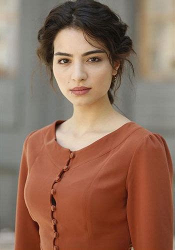 Gurbetçi bir ailenin kızı olan melisa aslı pamuk 14 nisan 1991 yılında, hollanda'da doğmuştur. Melisa Pamuk - Actor - CineMagia.ro