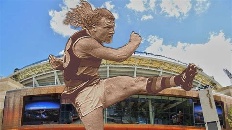 Wayne Weidemann's glorious mullet immortalised in bronze ...