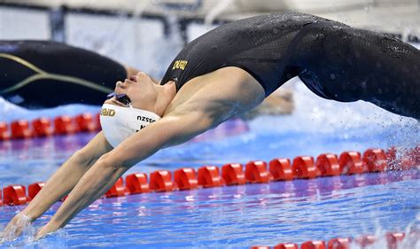 Katinka hosszú is a hungarian competitive swimmer specialized in individual medley events. Hosszú Katinka ezüstérmes 200 háton | Az online férfimagazin