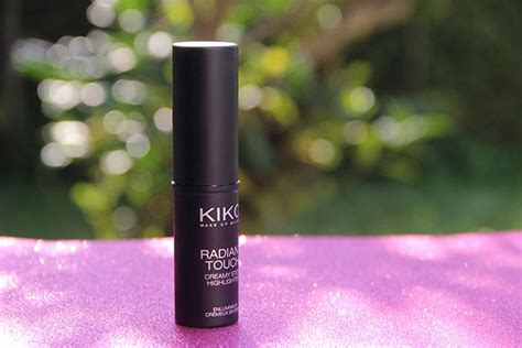 Con este paso a paso quedará perfecto. Iluminador Radiant Touch, Kiko