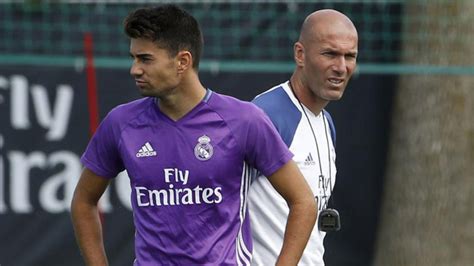 Enzo alan zidane fernández (born 24 march 1995), simply known as enzo, is a french footballer who plays as a midfielder. Zinedine and enzo zidane | MARCA English