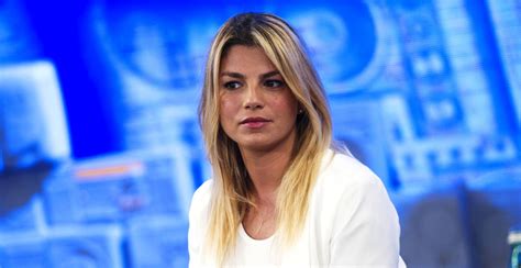 Comment must not exceed 1000 characters. Latina di Emma Marrone: testo e significato - StudentVille