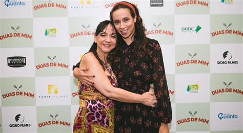As duas queriam usar roupas claras. Duas de Mim | Diretora e elenco falam sobre o filme em ...