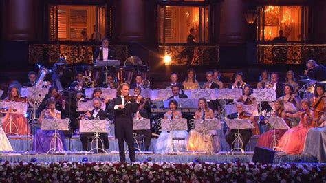 He and his orchestra have turned classical and waltz music into a. Crónica de André Rieu en un Concierto Especial de Jorge ...