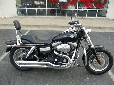 Handling on the road is solid and in turns it is a dream as it hugs the road with those wide tires and your center of gravity down. 2008 Harley - Davidson Fxdf Dyna Fat Bob