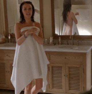 Emily addison masturbating in shower. tumblr_nvr9n0uRie1tikjvqo1_400.gif (321×325) | Camilla ...