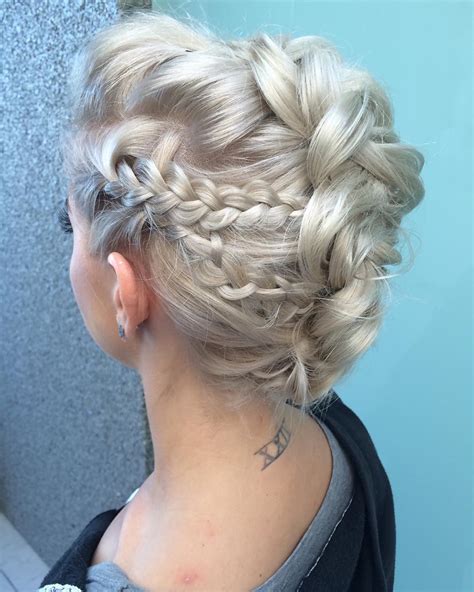 When it comes to fancy hair updos for long hair, this charming rose bun hairstyle is one of our absolute favourites. 15 Amazingly Easy Updo Hairstyles for Long Hair