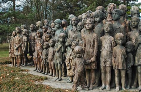It is built near the site of the previous village of the same name. Lidice | Visitar Praga