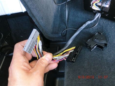 Der für bmw typische hinterradantrieb ist also beim x1 seit der zweiten generation nicht mehr zu finden. E61 Aktiver SubWoofer einbauen [ Fotos von CarHifi ...