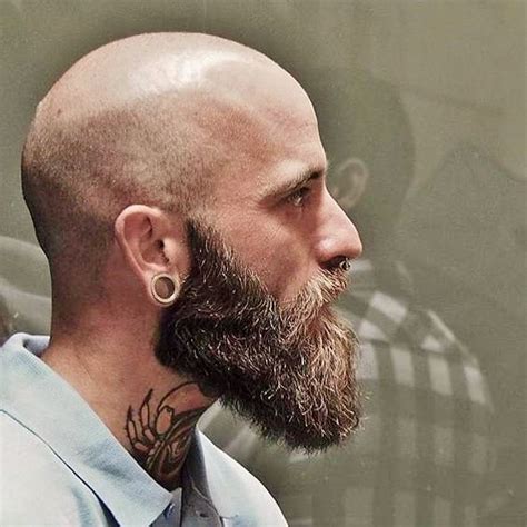 Nowadays, being bald means more masculinity and it's been reportedly said that huge ratio of men and women really like a beardo with a bald head! Glatze mit Bartstilen - Maenner | Bart-stile, Bart styles ...