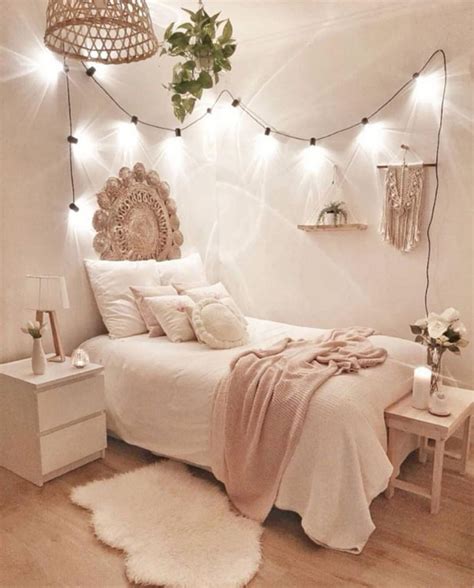 Look at garage sales, thrift stores and consignment shops instead of modern stores to. 60 Most Adorable Boho Bedroom Ideas | Hippie Boho Gypsy