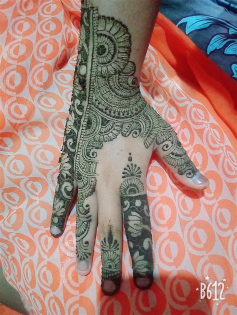 A mud paste is applied, which, when removed, leaves a temporary henna stain, and this is where the name henna tattoo comes from. Pin by Hritika Tailor on Ritika's mehandi creation | Henna ...
