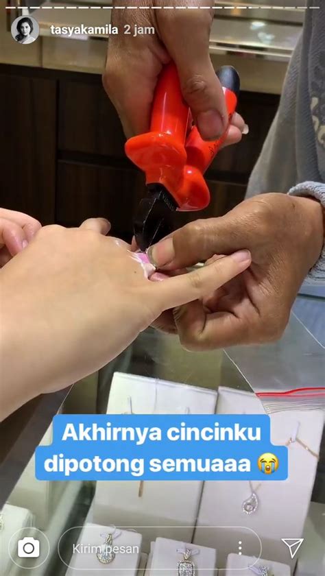 Merawat bayi baru lahir di era pandemi bayi yang baru dilahirkan membutuhkan perlakuan khusus. Jari Bengkak Saat Hamil Tua Tasya Kamila Potong Cincin Kawin