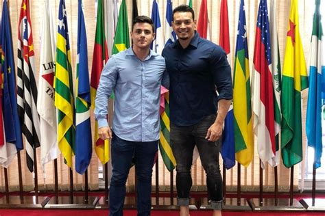 Jun 08, 2021 · gusttavo lima oficializa venda de agenda de shows de 2022 por 100 milhões de reais; Marido de Juju Salimeni será assessor de deputado em São Paulo