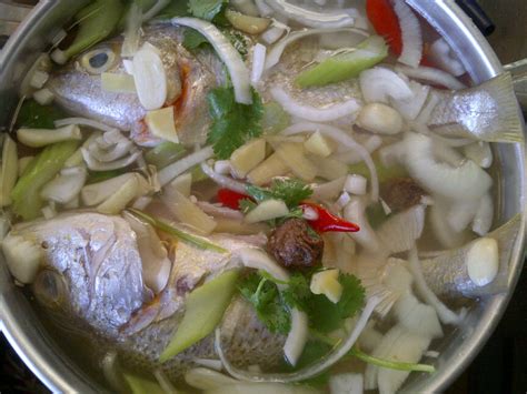 • resepi ikan kukus air asam | steamed fish with spicy sour tamarind sauce recipe. AKU SUKA :: AKU TULIS: RESEPI CAMPAK2 | Ikan kukus assam boi