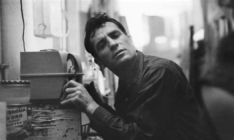 El padre de juan sutil y su cuidadora estaban en la residencia cuando irrumpió la banda. El paracaídas: Jack Kerouac o la sublimación como un oficio