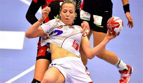 Divisjon kvinner 2020/2021 liveresultater, kampoppsett, tabeller. Hammerseng om motstanderen i kvartfinalen: - De er tøffe i ...