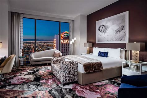 Rooms of this accommodation are equipped with a tv set, a kitchen and a fireplace. Palms Casino Resort / One-Bedroom Penthouse - Avenue ...