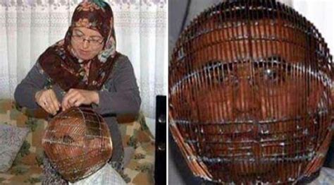 My wife gives mean head. This Guy Put His Head In A Cage To Quit Smoking. His Wife ...