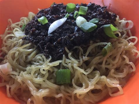 Highly recommended to those who visit kluang but make sure you are aware of. food+road trip: Ngau Kee Beef Noodles @ Tengkat Tong Shin ...