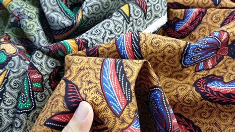 Produk kain batik murah yang satu ini juga memiliki beberapa pilihan warna dari coklat dan hitam. BAHAN KAIN BATIK MURAH - YouTube