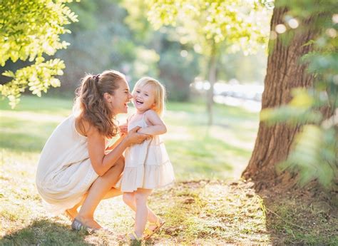 El rostro de una madre sola, sin ayuda de la pareja y con un hijo, es un rostro de calidad porque antes que nada no ha optado por. Helping Children Develop a Positive Relationship With Food