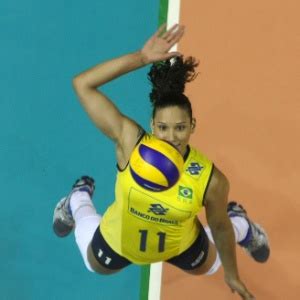 Mundial de clubes de vôlei feminino 2019. Saiba mais sobre Tandara Caixeta, campeã olímpica ...