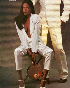 In her first onscreen adventure, journalist/photographer mae jordan travels to africa on assignment.questions of her own racial and sexual identity come to a head as she observes the troubled marriage of her hosts, ann. 40+ idee su Laura Gemser nel 2020 | film vintage, jane ...