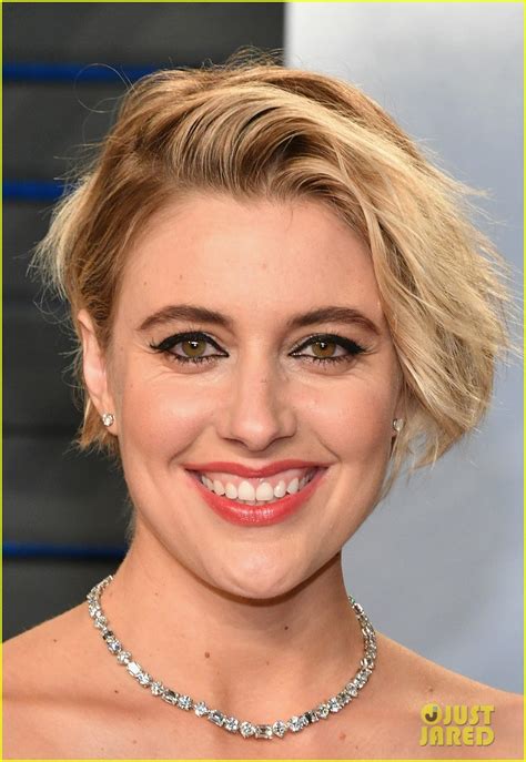 Mattie et james entretiennent une relation à distance, l'un vit à chicago et l'autre à new york. Greta Gerwig's Friends Join Her at Oscars After Party in ...