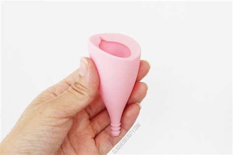 Once you get good at inserting it, you can probably just wear the diva cup alone. 7 Things I Learned From Using a Menstrual Cup | Slashed Beauty