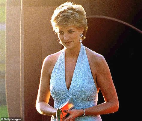 Diana's two sons commissioned the statue in 2017, the year that marked the 20th anniversary of no images of the work have leaked, so thursday's reveal will be the first time most people see the diana. Princes William and Harry drastically scale back unveiling ...