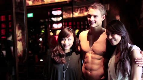 Deeply rooted in north america and the uk, a&f opened its first asian flagship store in tokyo in 2009, followed by its widely anticipated expansion into singapore. Abercrombie & Fitch Singapore Store - Opening Day Video ...