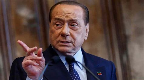 His political career was marred by controversy. Silvio Berlusconi, condizioni di salute peggiorate. I ...