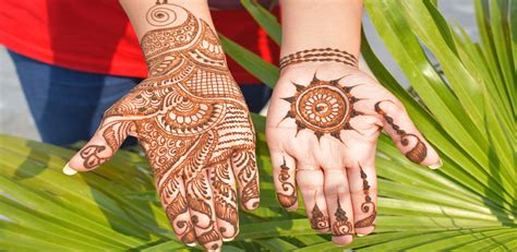 The most prevalent designs are known as floral, paisley, detailed elephant motifs and swirls & swirls. Tasmim Blog: Simple Se Mehndi Lagane Ka Design