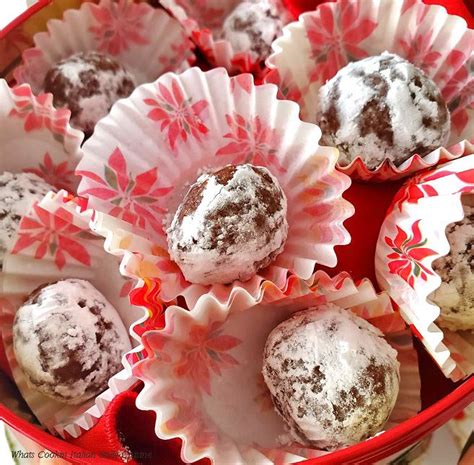 The variety of shapes and flavors on display in an italian bakery can be overwhelming if you didn't grow up devouring them every december, so i've put together a guide to the most popular italian christmas. No-Bake Rum Balls | Recipe | Rum balls, Pumpkin spice cookies, Italian rainbow cookies