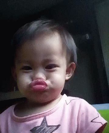 Duck lips commonly popular in women using for selfie by pressing. Duckface Toddler GIF - Duckface Toddler Reality - Discover ...