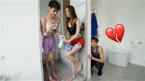 Spying my teen sister in the shower! I CAUGHT MY GIRLFRIEND TAKING A SHOWER WITH MY TWIN ...