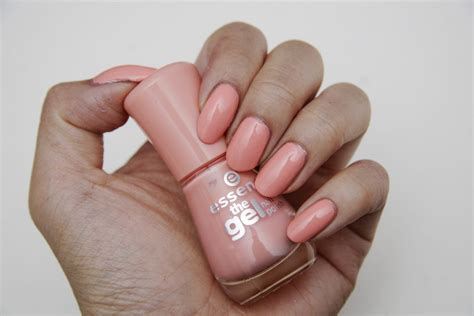This top coat from essence adds this top coat comes in a traditional nail polish bottle with a common brush, but the gel coat is nothing like your other top coats. fun size beauty: Essence The Gel Nail Polish + Base Coat ...