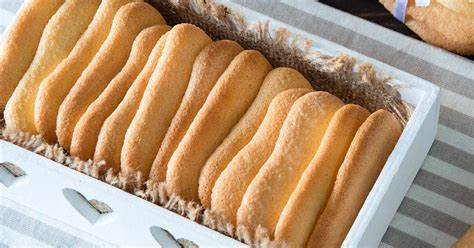 Today i am going to show you how i make sponge fingers. Desserts To Make Using Lady Finger Biscuits - How to make ...