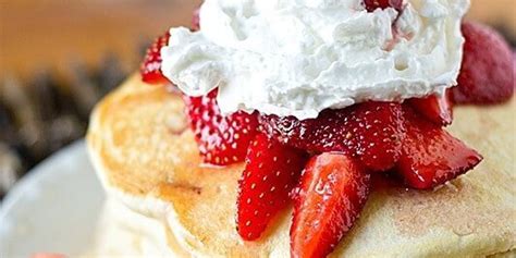 I have been meaning to try out this vegan pancake recipe i saw in bon. STRAWBERRY SHORTCAKE PANCAKES - My Recipe Magic