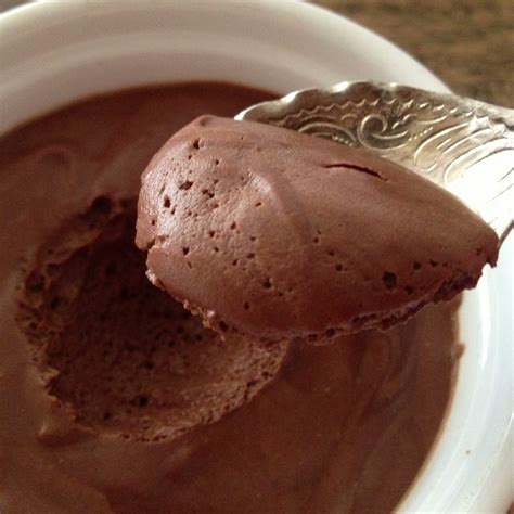 Mousse de chocolate, curso de cocina thermomix. Real Deal Four Ingredient Chocolate Mousse ~ Wholefood Simply