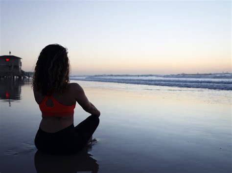 How to Practice Mindfulness Meditation to Calm Your Thoughts