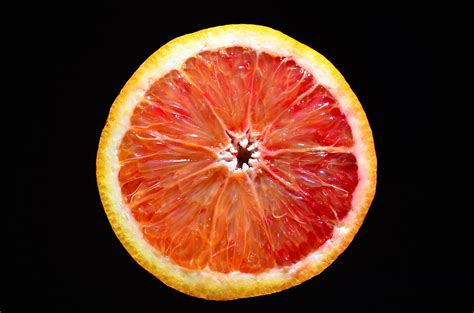 Maybe you would like to learn more about one of these? Minimal: Arancia rossa di Sicilia | JuzaPhoto