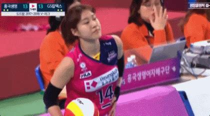 김광현은 16일(한국 시각) 미국 미주리주 부시 스타디움에서 열린 마이애미와 메이저리그 홈 경기에 선발 등판해 6이닝 6탈삼진 3피안타 5볼넷 1실점으로 역투했다. 배구선수 움짤 : ëŒ€í•™ë°°êµ¬ ì›€ì§¤ëŸ¬ Na Twitteru ...