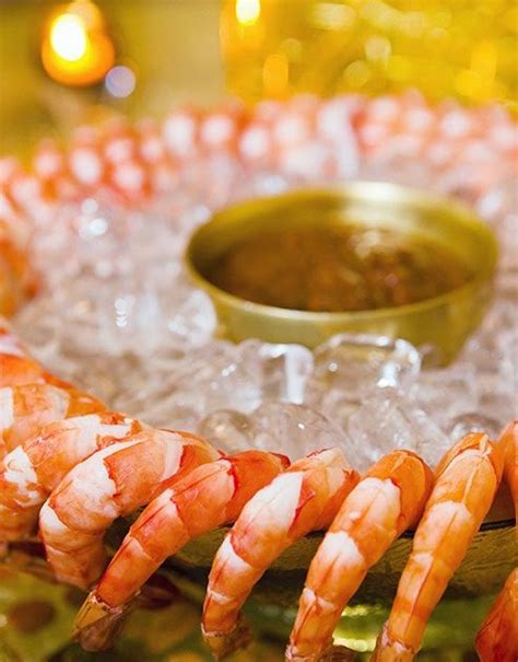 Serve with your choice of sauce. Pretty Shrimp Cocktail Platter Ideas / party trays ...